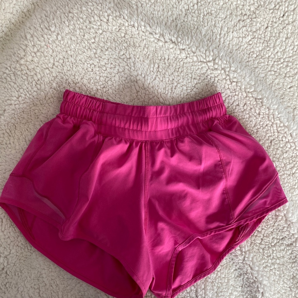 lululemon size 0 sonic pink 2.5 hotty hots!!